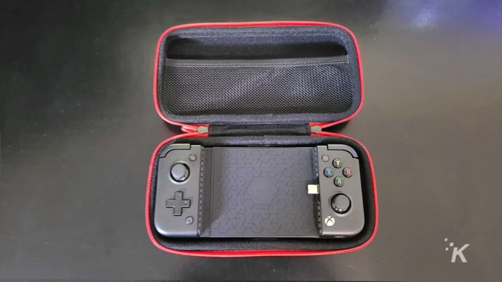 Kontroler mobilny gamesir x2 pro w przypadku