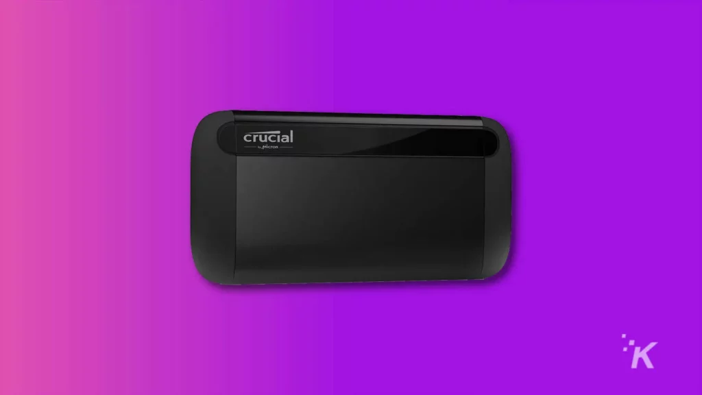 crucial x8 ssd extern pe fundal violet