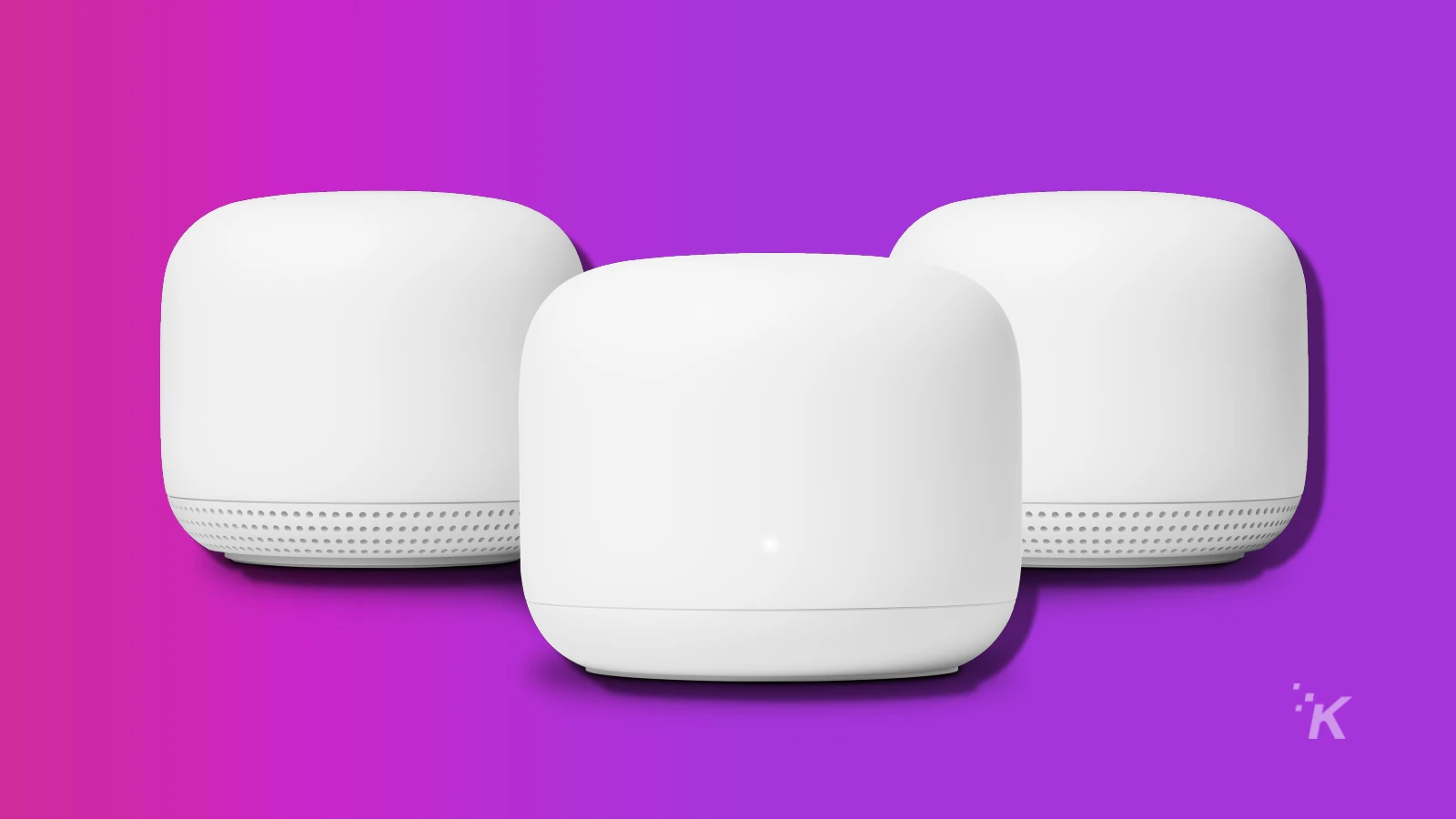 Сетчатые маршрутизаторы Google Nest Wi-Fi на фиолетовом фоне