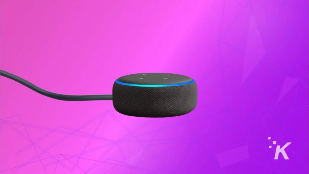 alexa sur fond violet