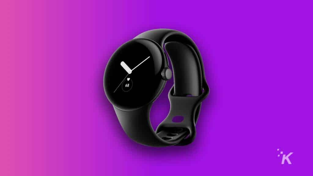 orologio google pixel su sfondo viola