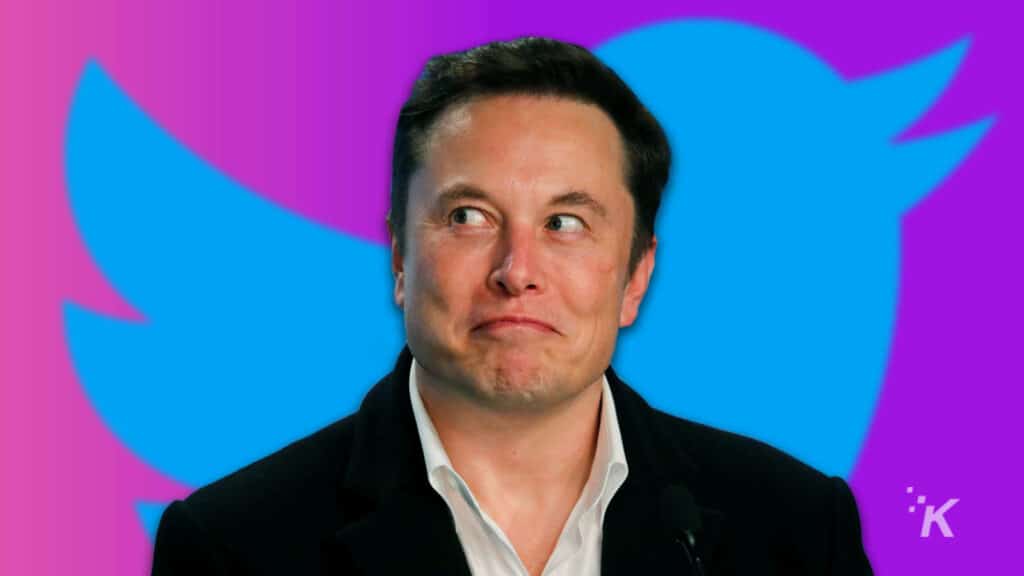 イーロン・マスクとツイッターのロゴ