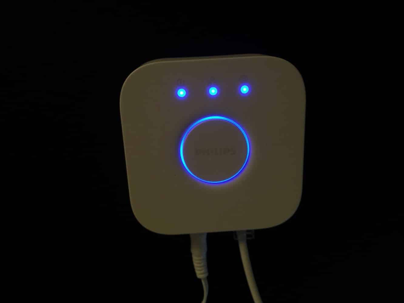 评论：飞利浦 Hue HomeKit Bridge、白色和彩色氛围入门套件、白色入门套件