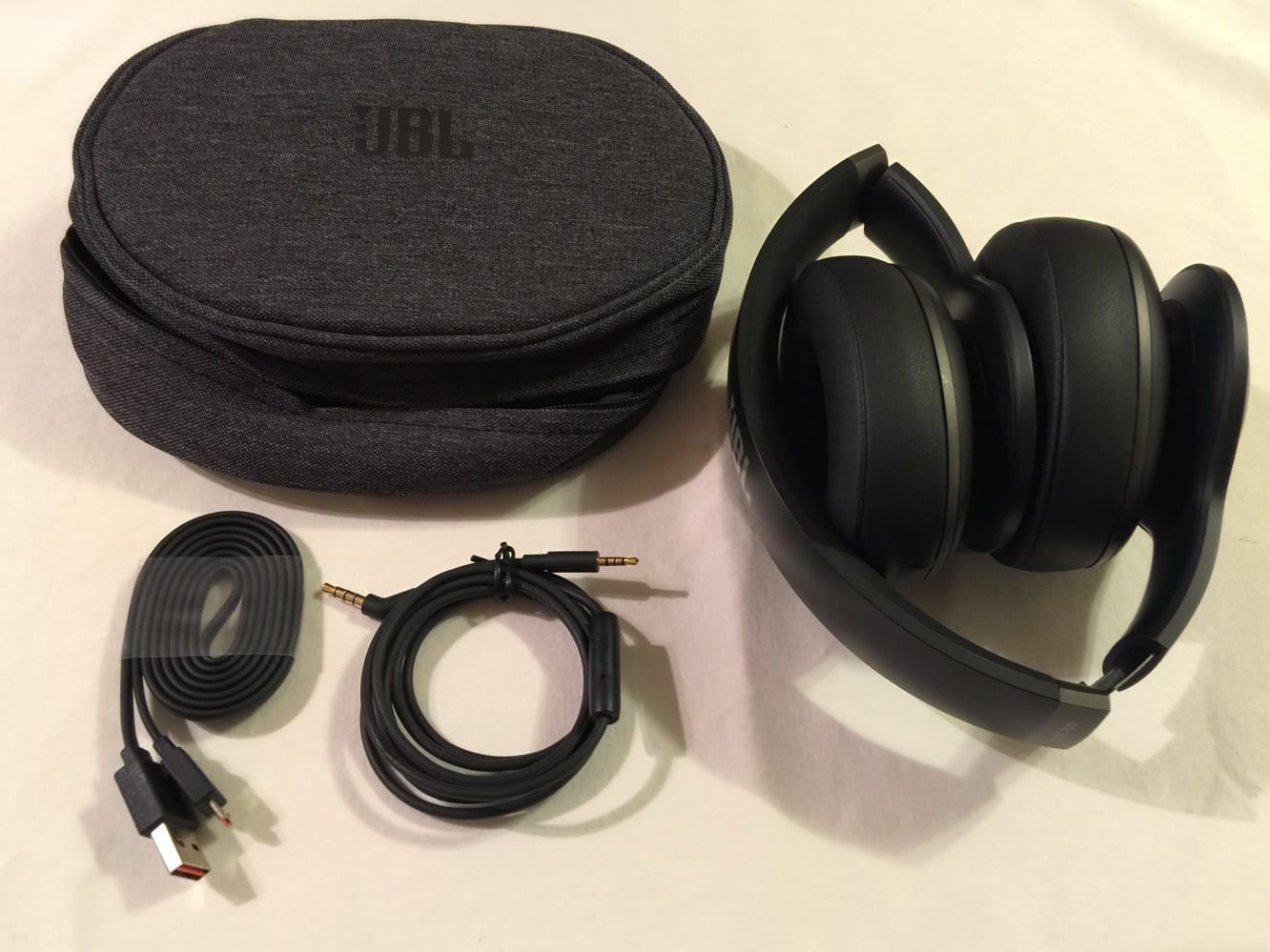 검토: JBL Everest Elite 700 블루투스 헤드폰