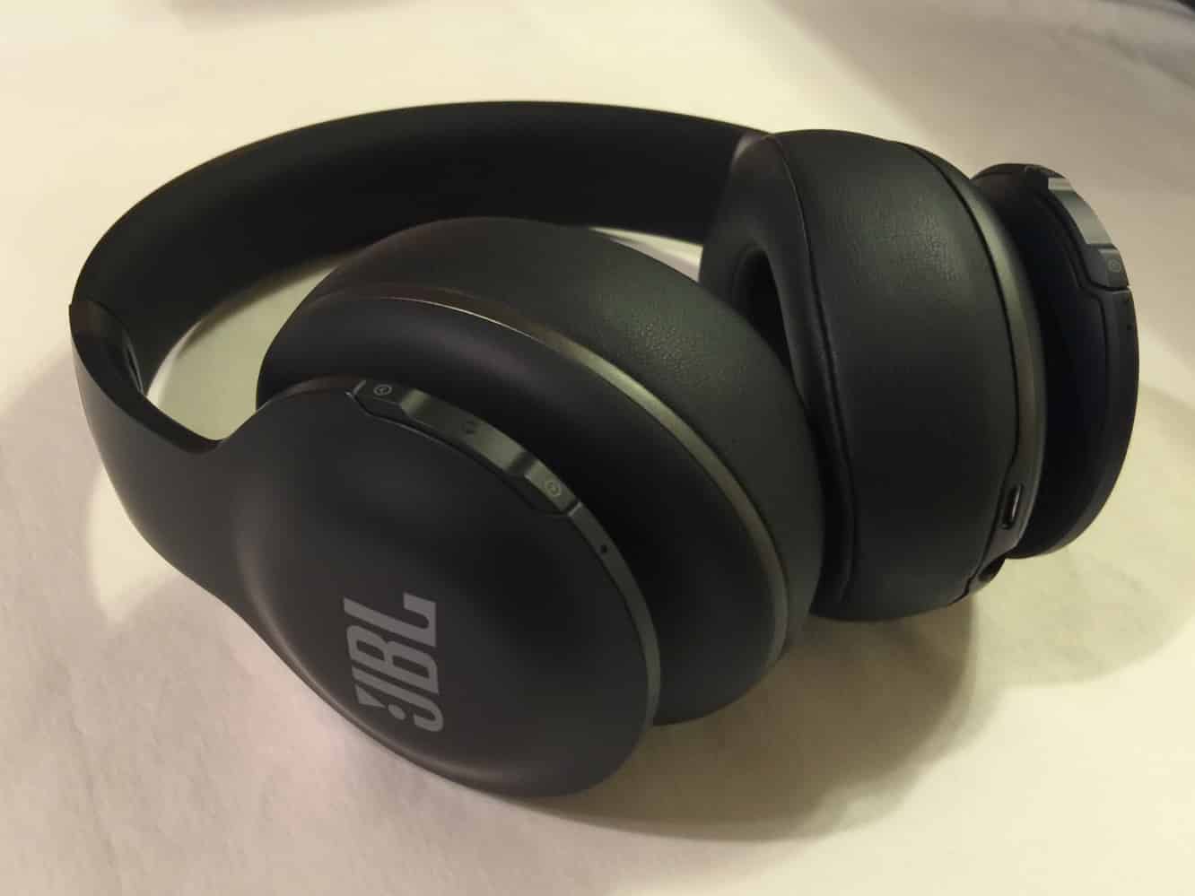 검토: JBL Everest Elite 700 블루투스 헤드폰