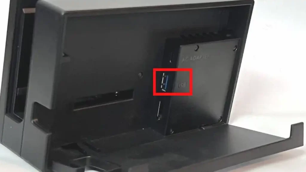 imagem da parte de trás de uma docking station da nintendo