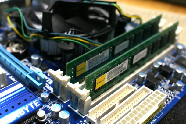 memori-dalam-motherboard