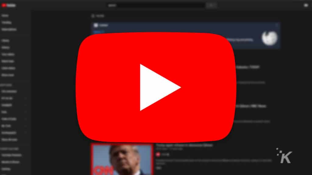 โลโก้ youtube บนพื้นหลังเบลอ