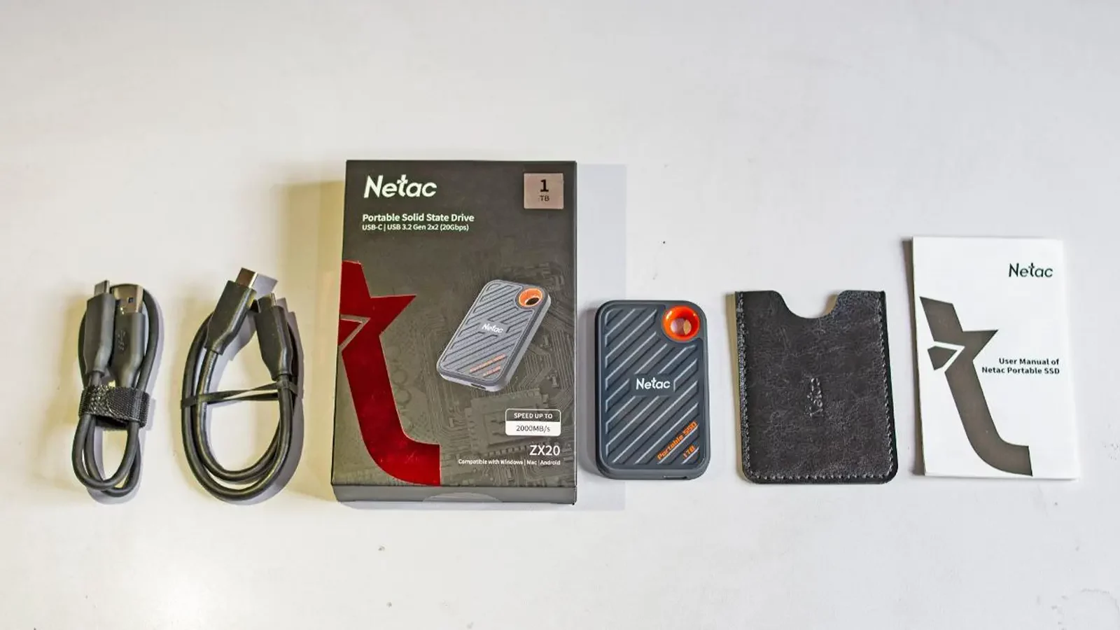 Netac Portable SSD drive dan aksesorisnya