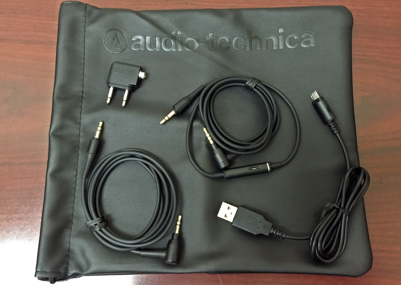 Recenzie: Căști Audio-Technica ATH-MSR7NC SonicPro cu anulare activă a zgomotului