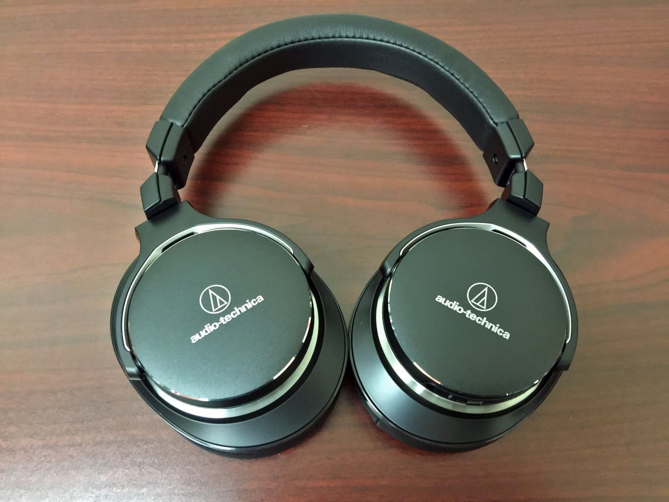 مراجعة: Audio-Technica ATH-MSR7NC SonicPro Headphones with Active Noise Cancelling