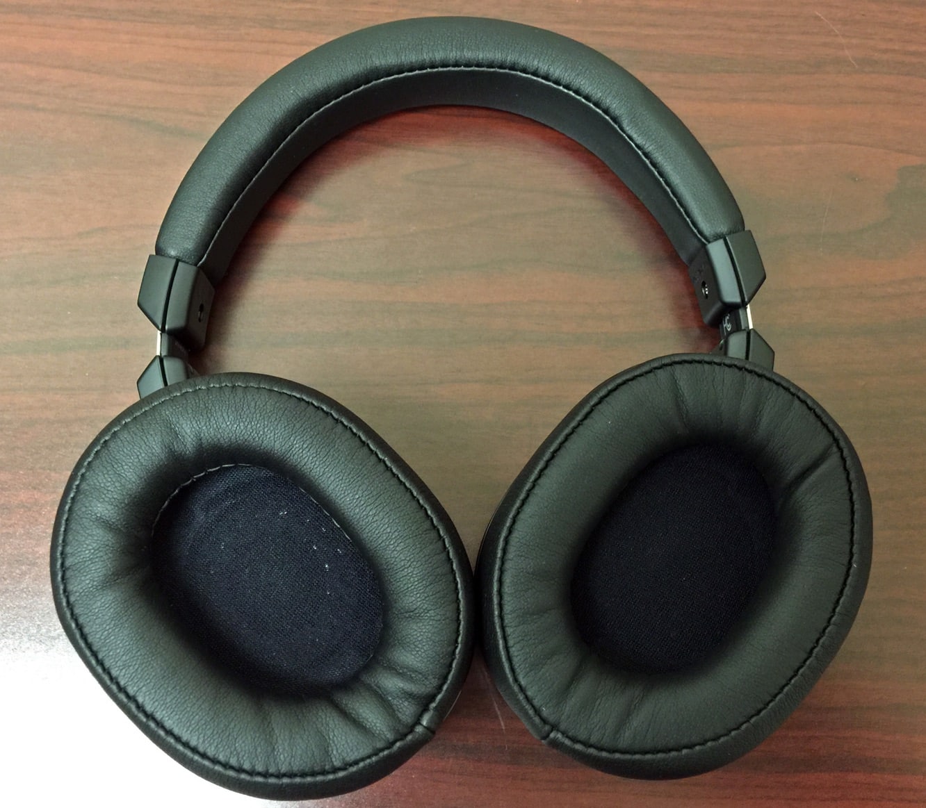 검토: Audio-Technica ATH-MSR7NC SonicPro 헤드폰(능동 소음 제거 기능 포함)