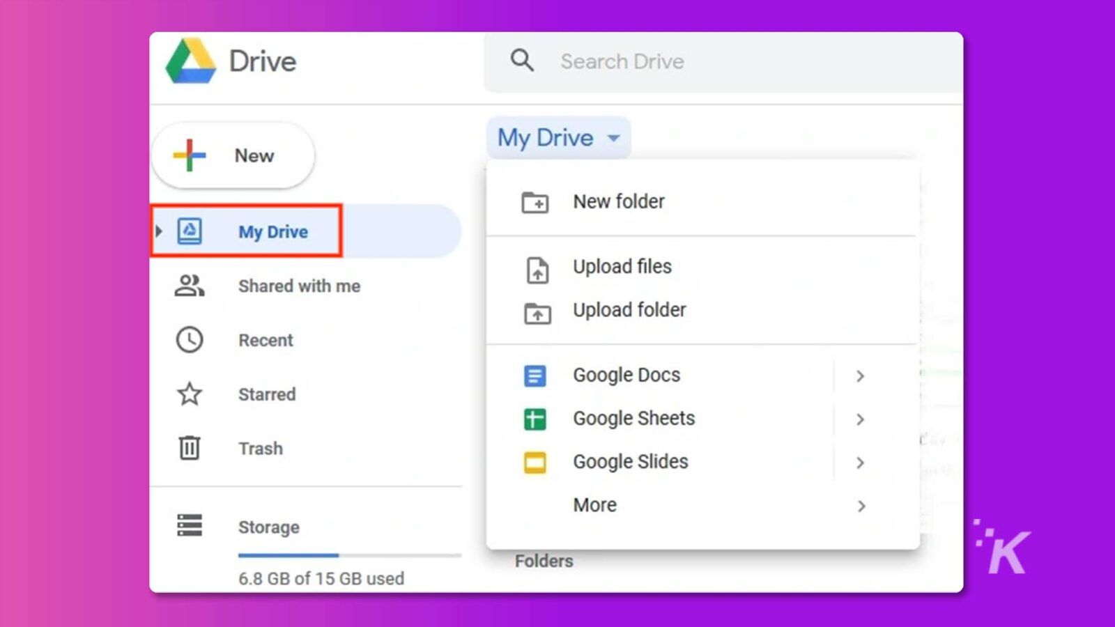 Ein Benutzer sieht sich sein Google Drive an, das die Ordner, die er hat, zeigt, wie viel Speicherplatz er verwendet hat und wie viel Speicherplatz er zur Verfügung hat.