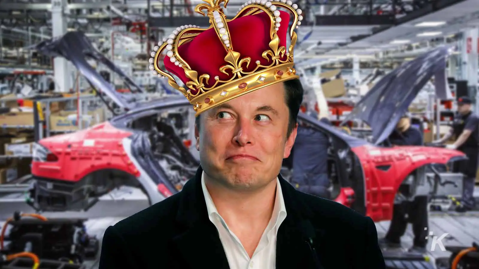 Gráfico Knowtechie que muestra a Elon Musk con una corona retocada con Photoshop en la cabeza.