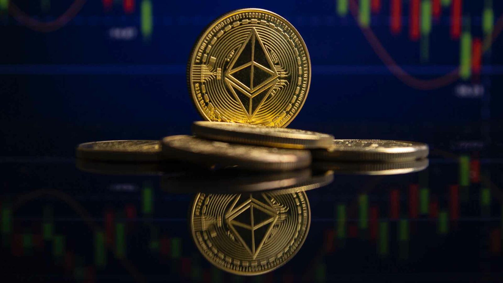 Koin Ethereum di depan grafik