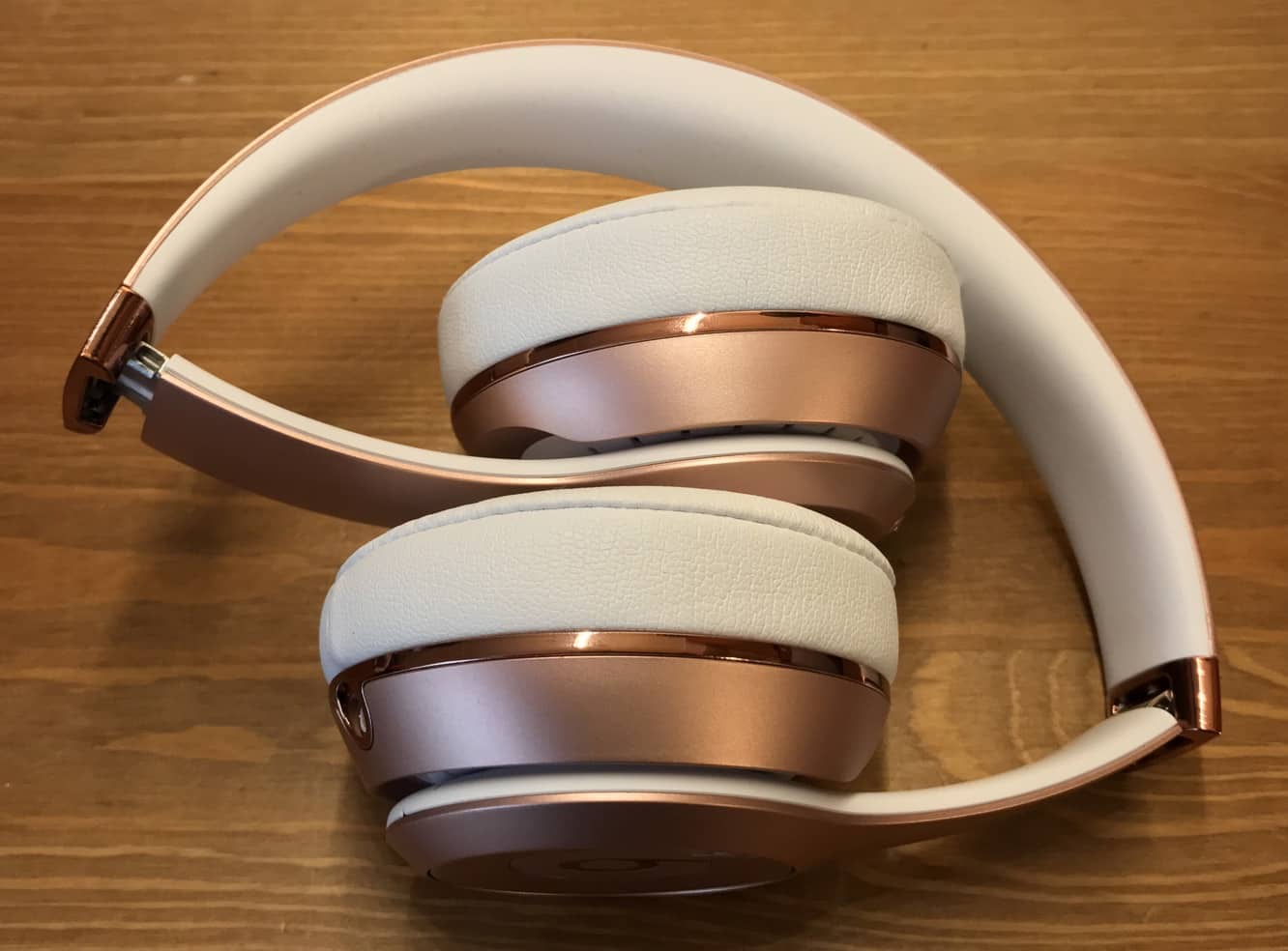 검토: Beats Solo3 Wireless 온이어 헤드폰