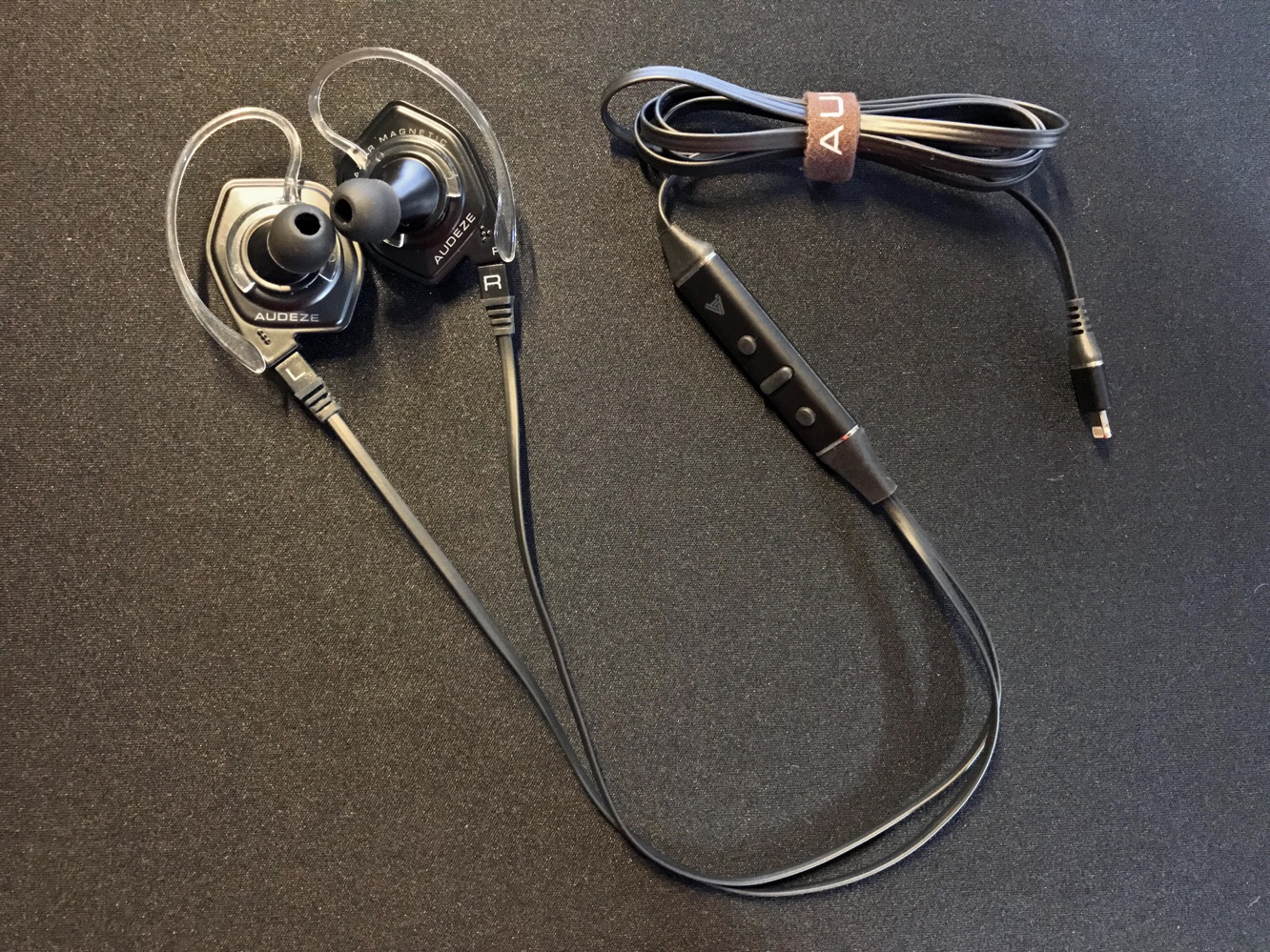 Ulasan: Headphone In-Ear Audeze iSine10