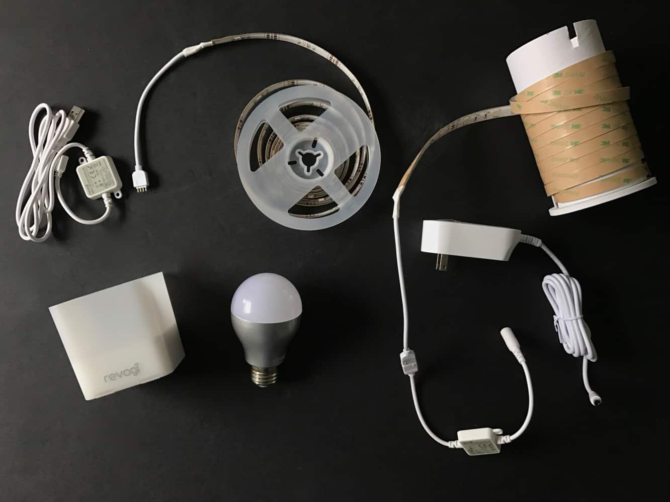 Recensione: Revogi Smart Lightbulb, Smart Lightstrip, Smart Candle + Smart Meter Plug