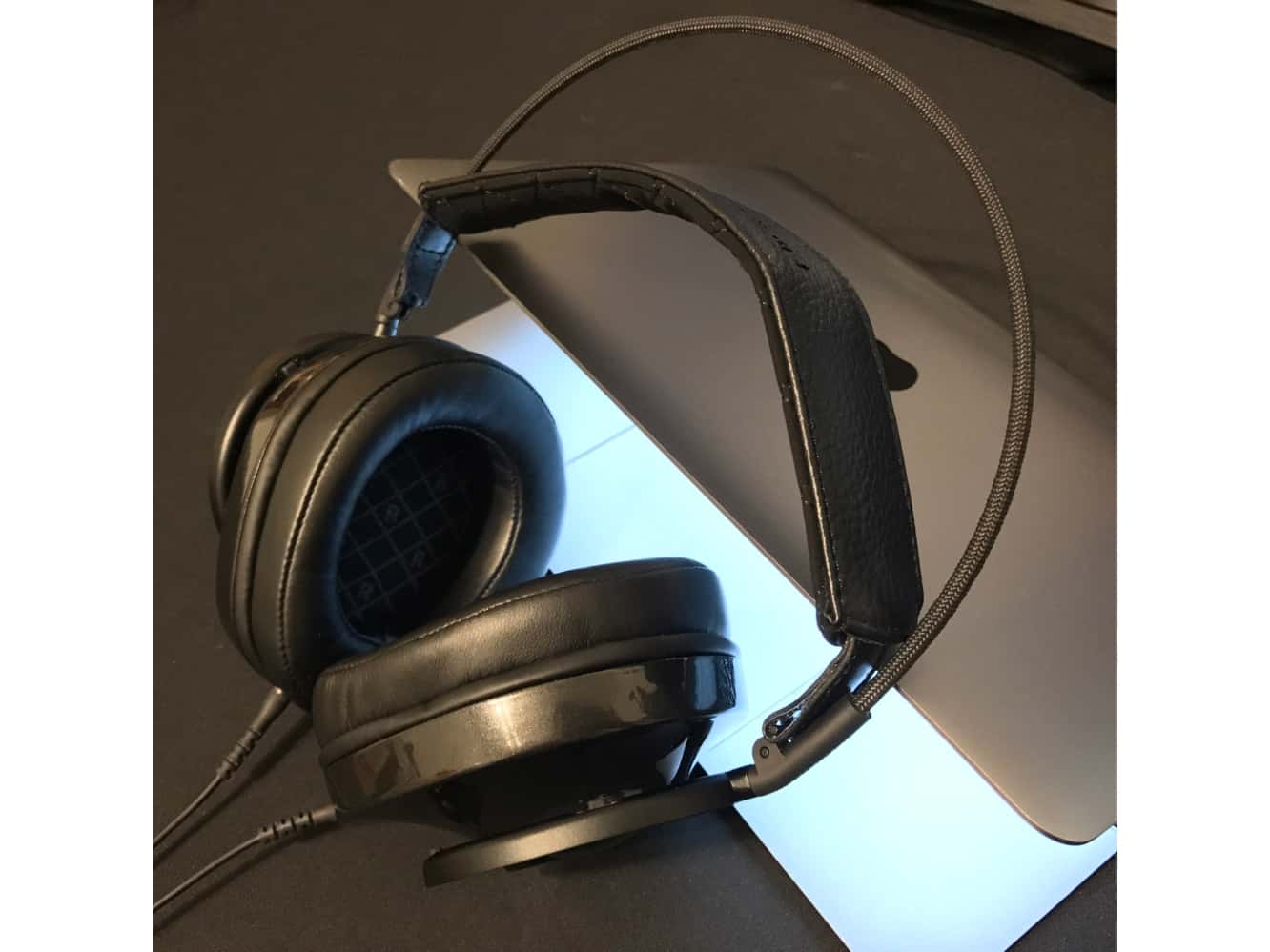 مراجعة: AudioQuest NightOwl Carbon Headphones