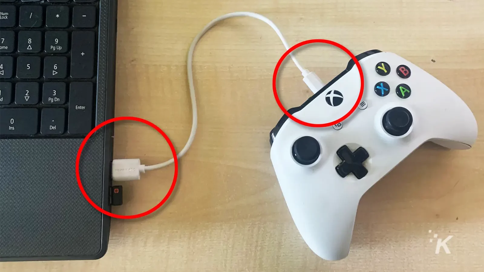 Controle do Xbox conectado ao PC via USB