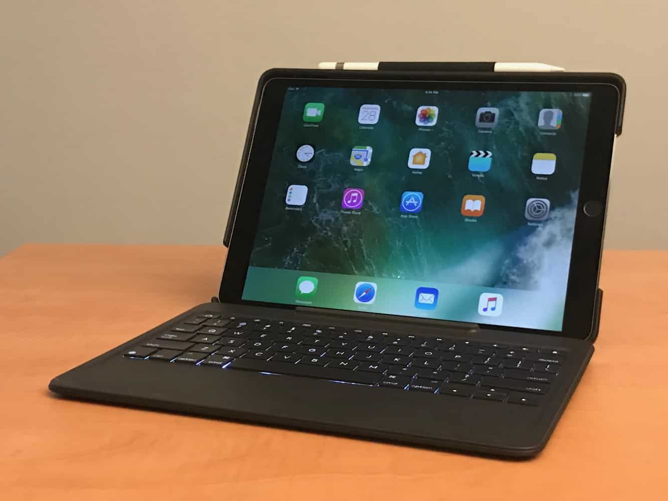 评测：适用于 10.5 英寸 iPad Pro 的罗技 Slim Combo 键盘保护套