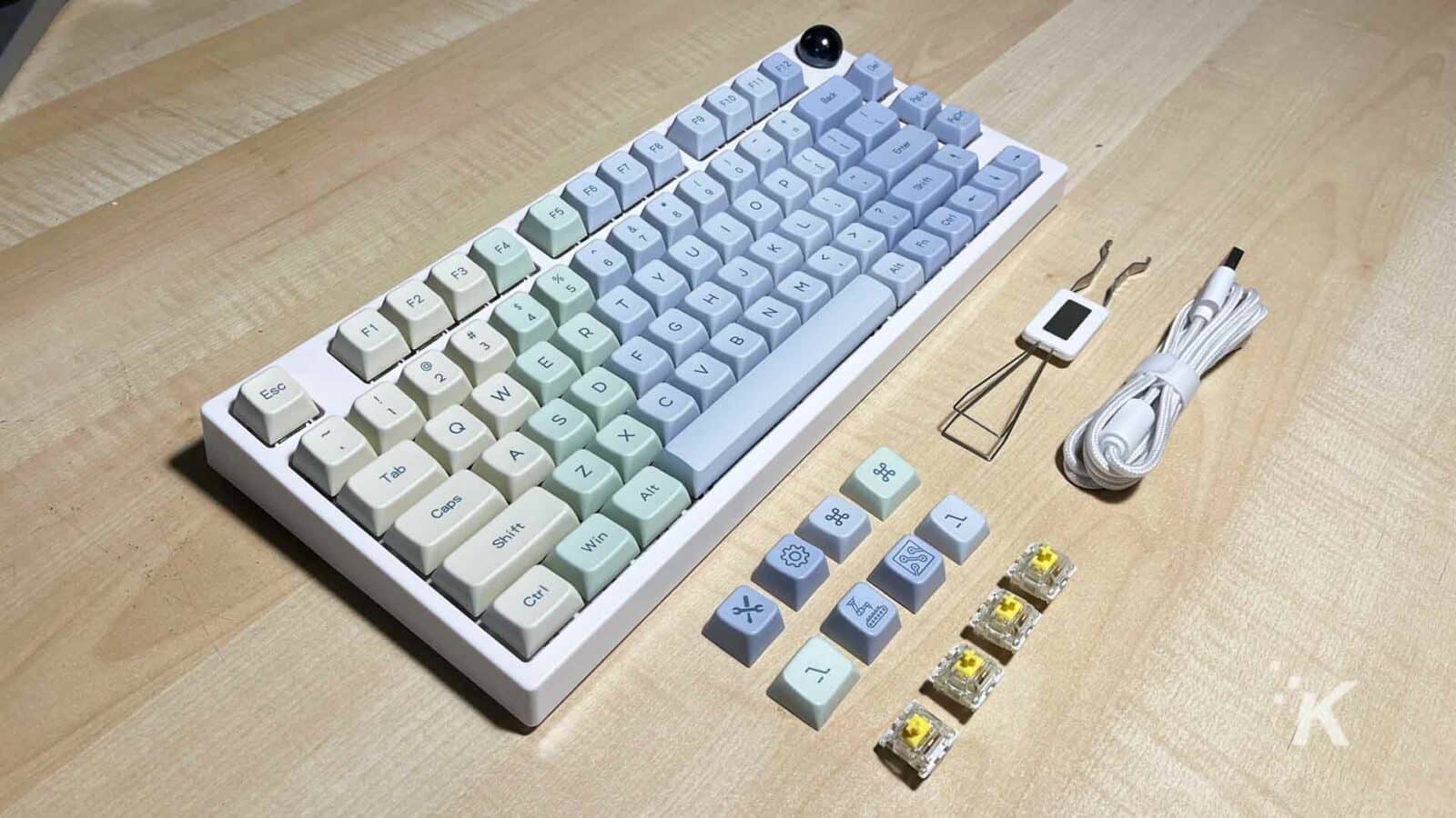 Tastatura EPOMAKER TH80 PRO cu accesorii