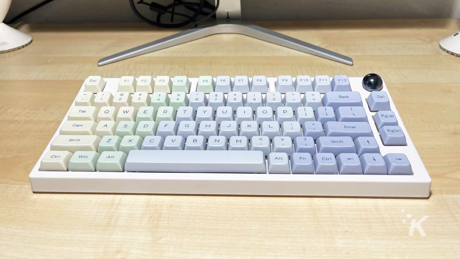 Partea superioară a tastaturii EPOMAKER TH80 PRO