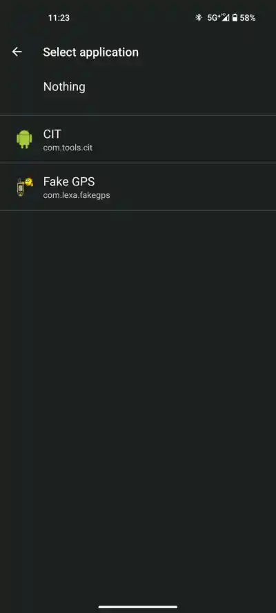 Opcja fałszywej aplikacji GPS na Androida w menu Wybierz aplikację z próbną lokalizacją