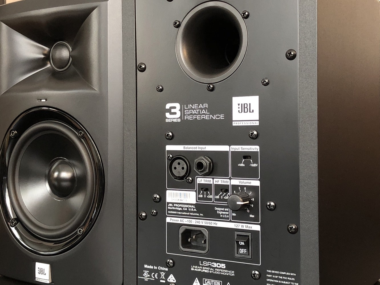 評論：JBL LSR305 5” 兩路有源錄音室監聽