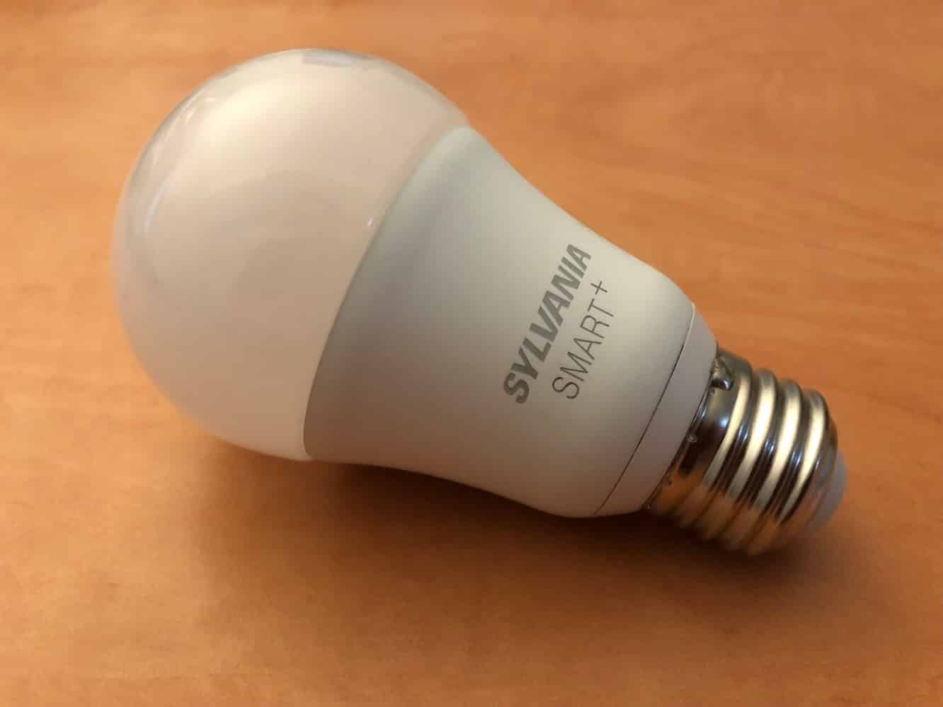 Revisión: Sylvania Smart+ Bombilla de luz LED blanca suave, Bombilla de luz LED a todo color + Tira flexible de LED a todo color