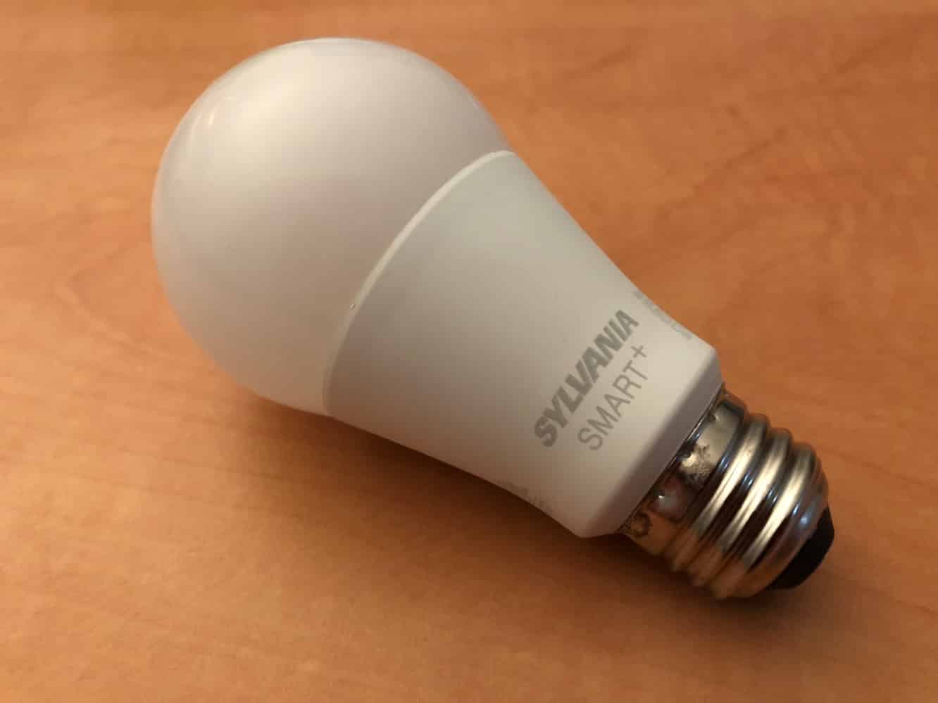 レビュー：Sylvania Smart + Soft White LED電球、フルカラーLED電球+フルカラーLEDフレックスストリップ