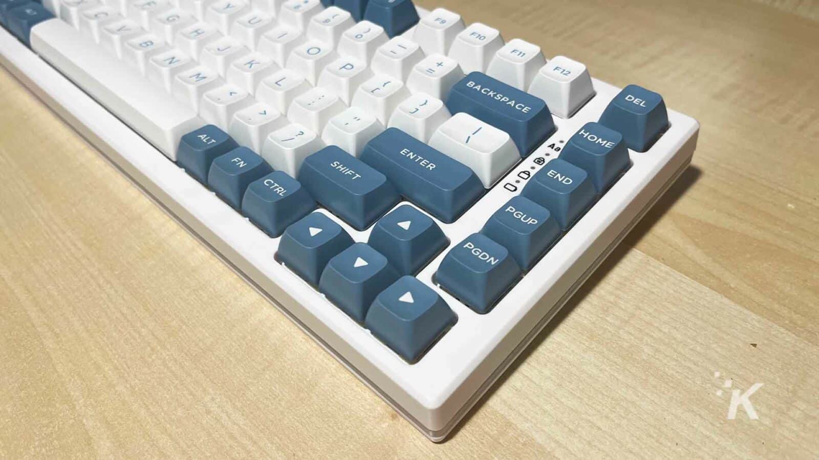 Teclado mecânico EPOMAKER EP75.