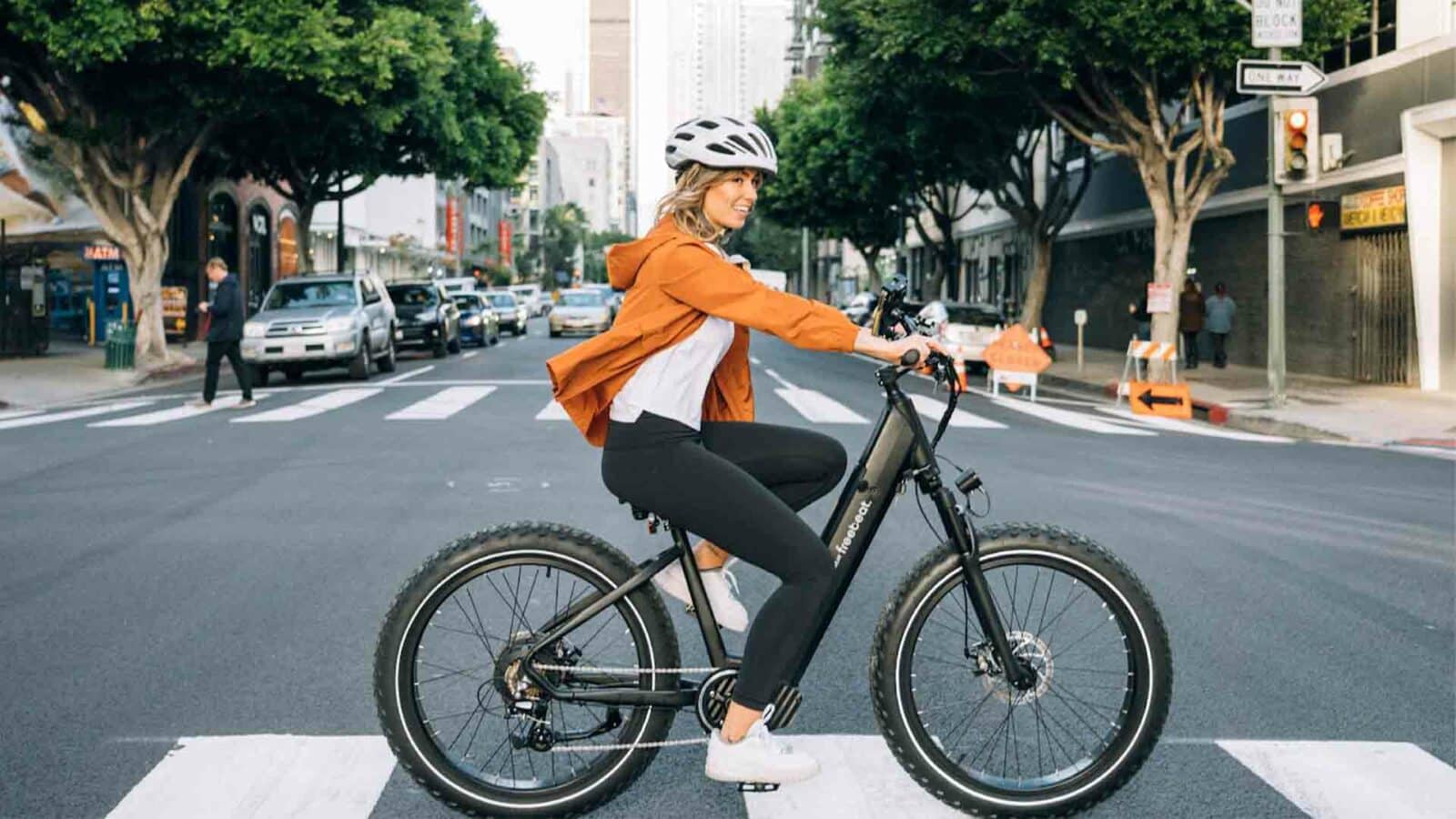 freebeat MorphRover eBike أثناء الركوب في الشارع