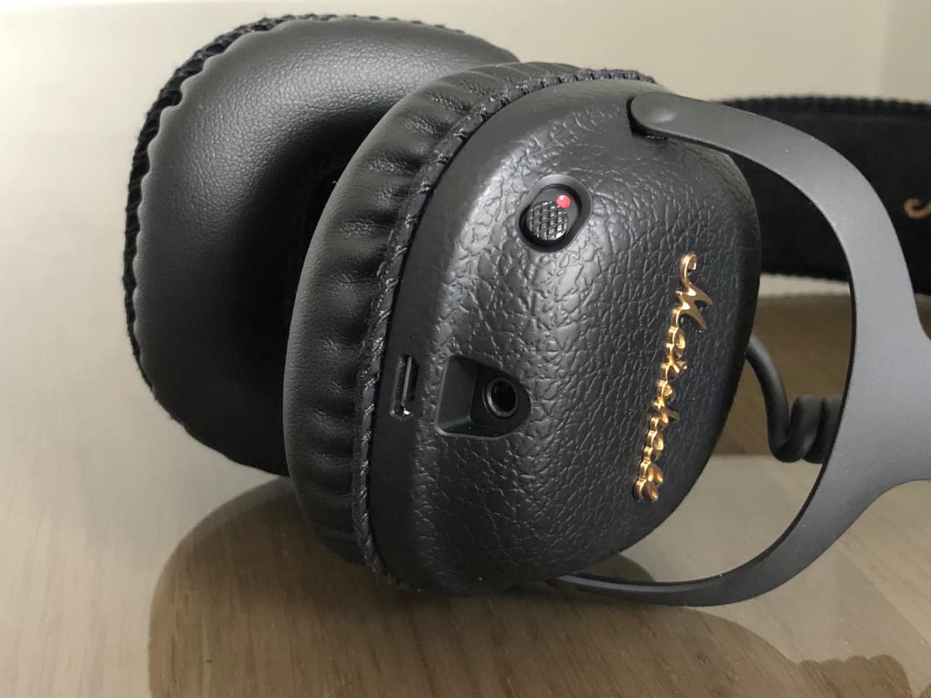 Recenzie: Căști Bluetooth Marshall Mid ANC