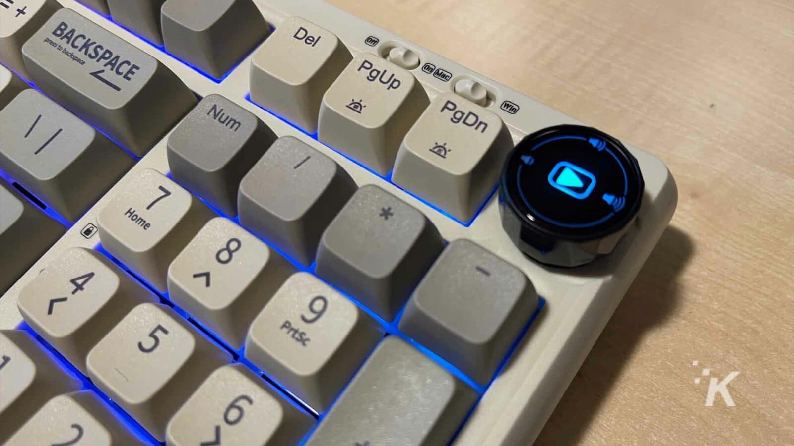 Teclado mecânico retrô Epomaker rt100