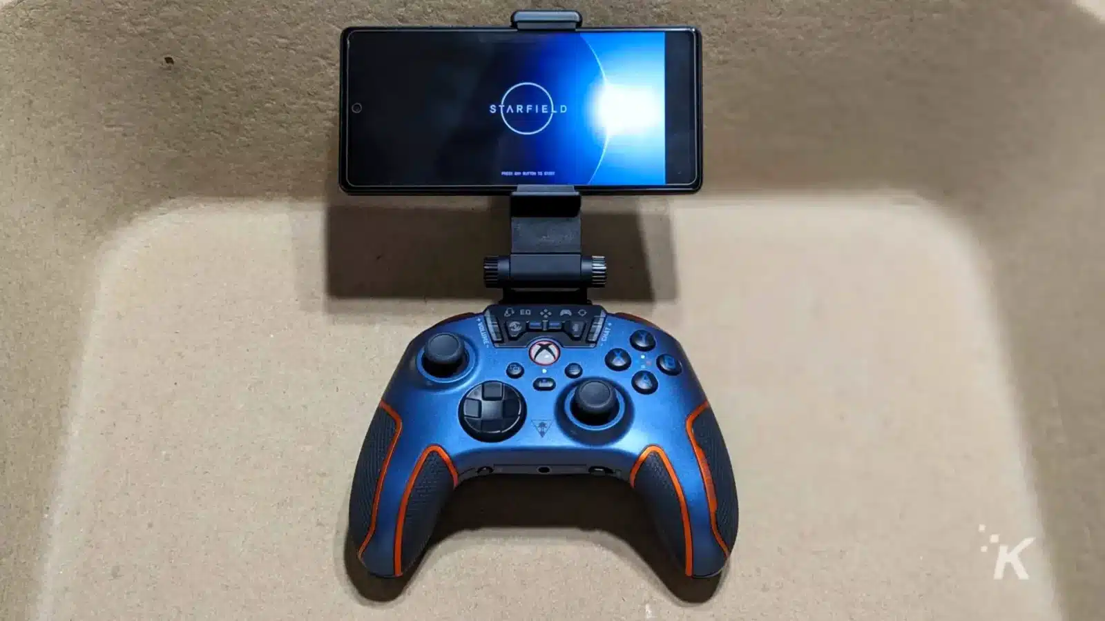 Turtle beach recon cloud controller showing the game starfield streaming to the installed smartphone