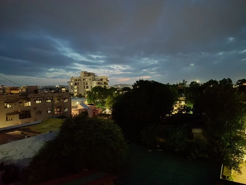 realme 11 and realme 11x night-time shots using night mode