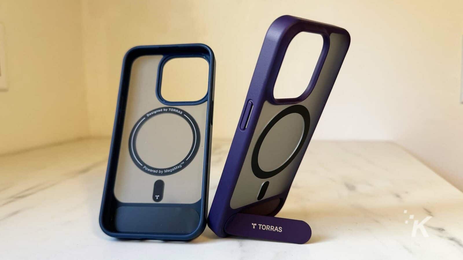 Torras pstand iPhone 15 Pro ケース