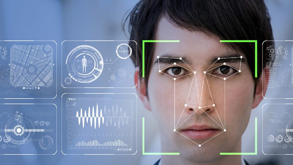 Se muestra reconocimiento facial en una persona con datos de huellas dactilares