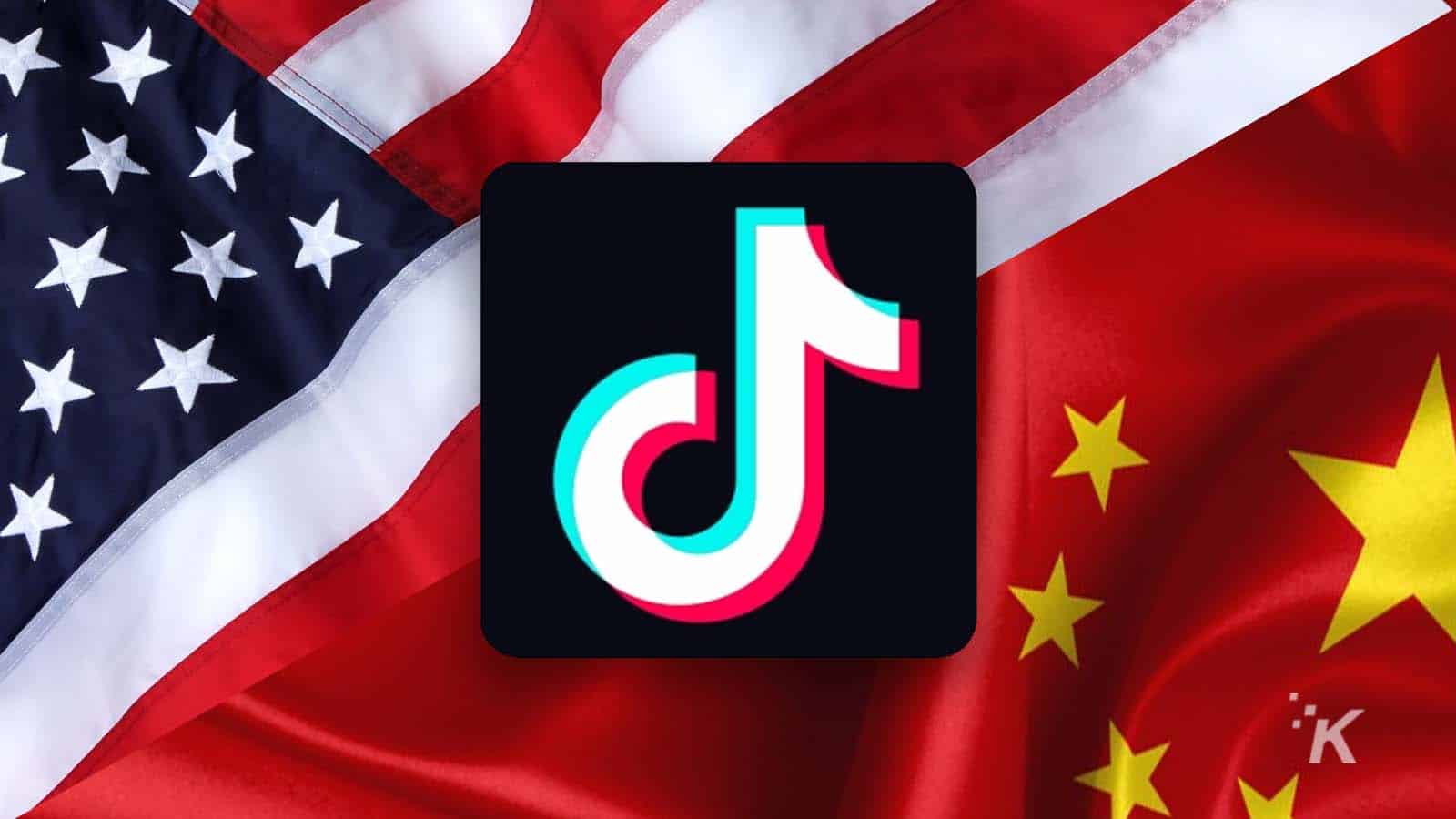 Tiktok العلم الأمريكي والعلم الصيني