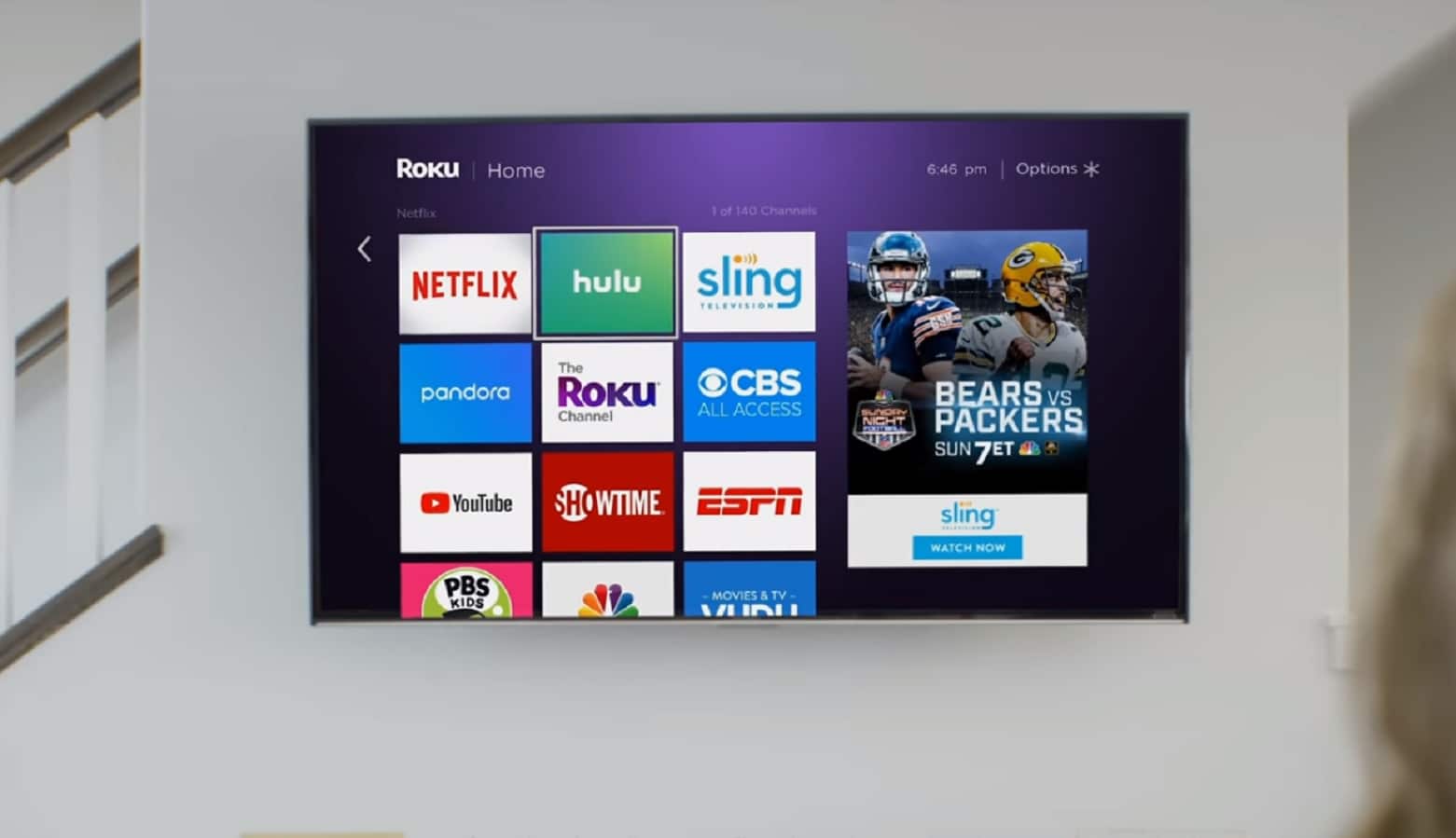 Roku su un televisore montato a parete