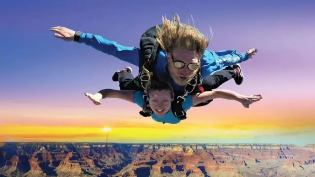 Saut en parachute au-dessus du Grand Canyon