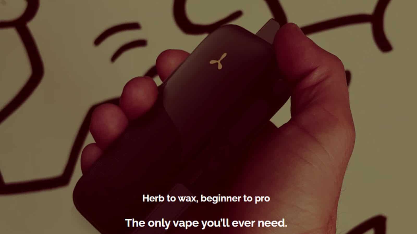 Legacy Pro Vaporizer in der Hand