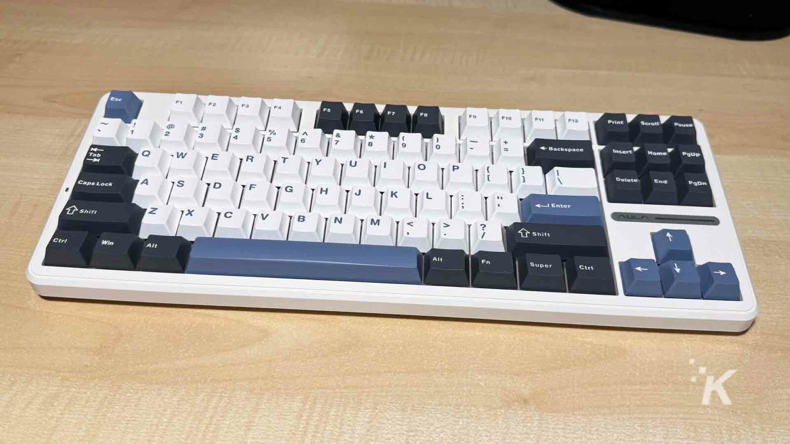 Teclado mecânico Aura f87 pro