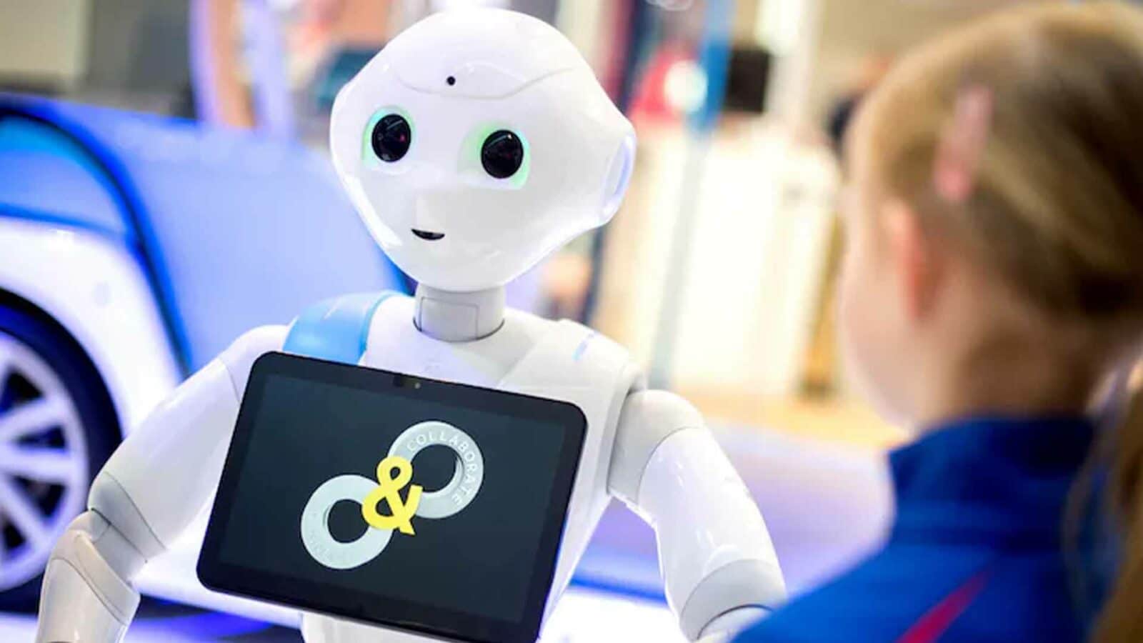 Robot sosial berbicara dengan anak-anak