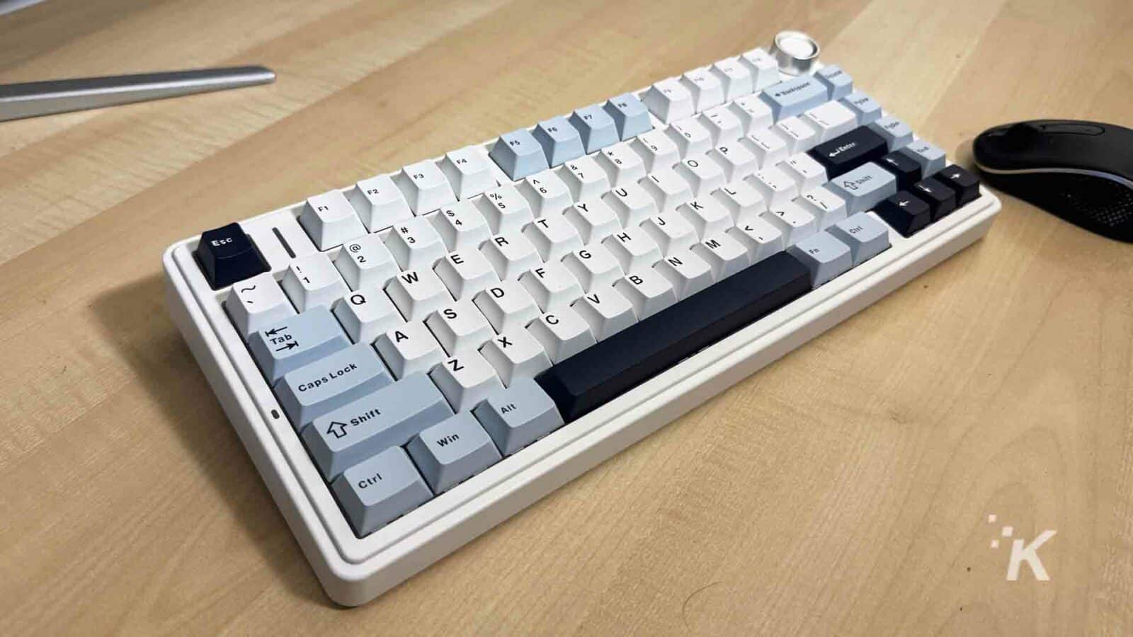 teclado mecanico aula f75