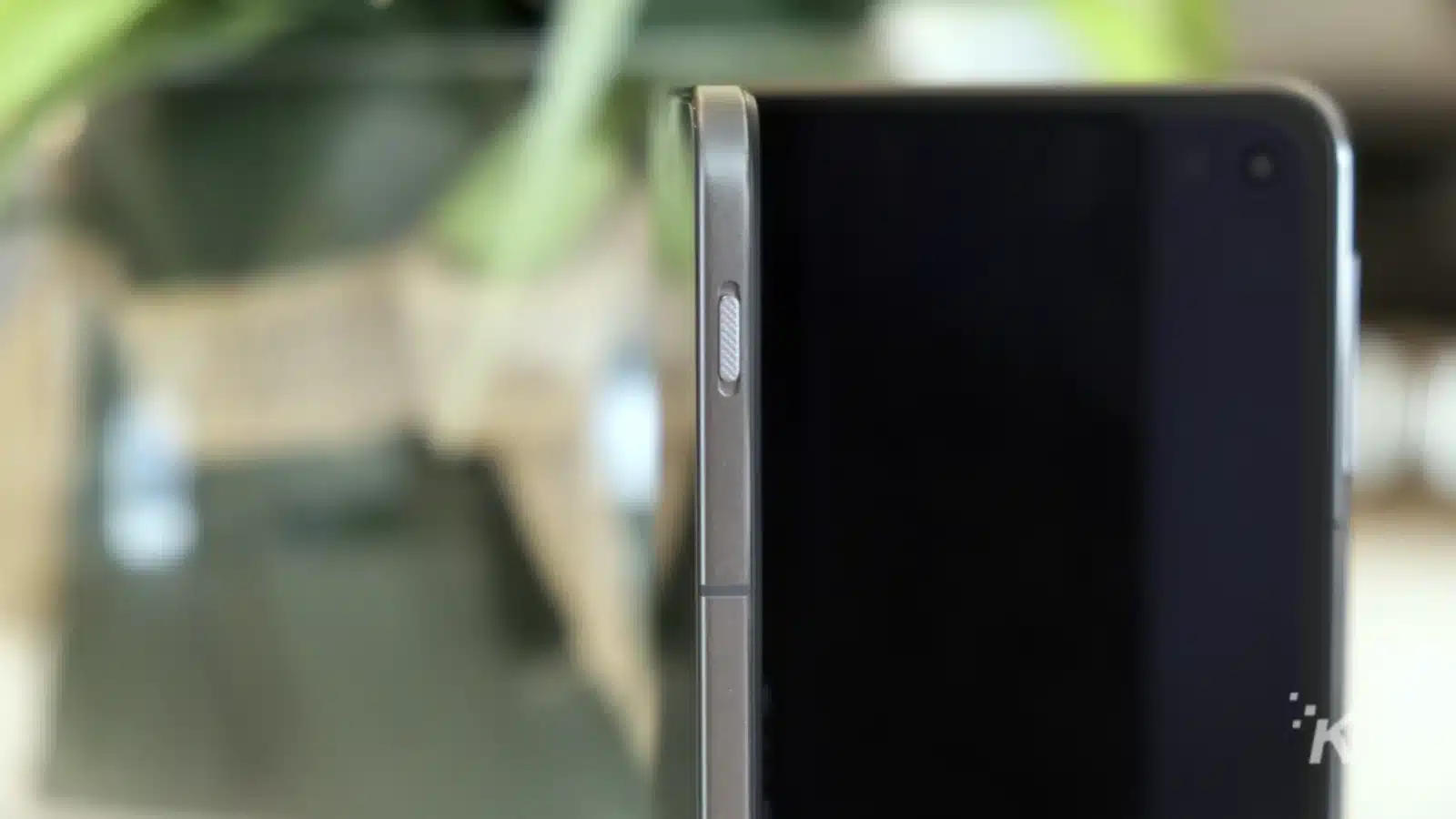 Oneplus open edge showing the alert slider