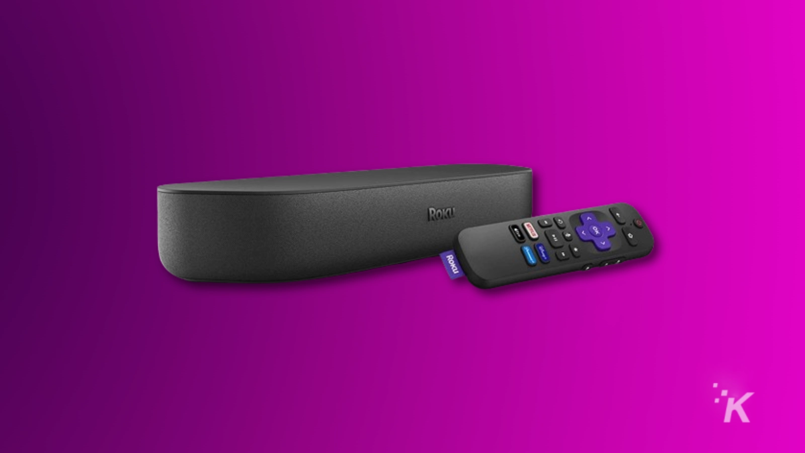 Soundbar i pilot na fioletowym tle.