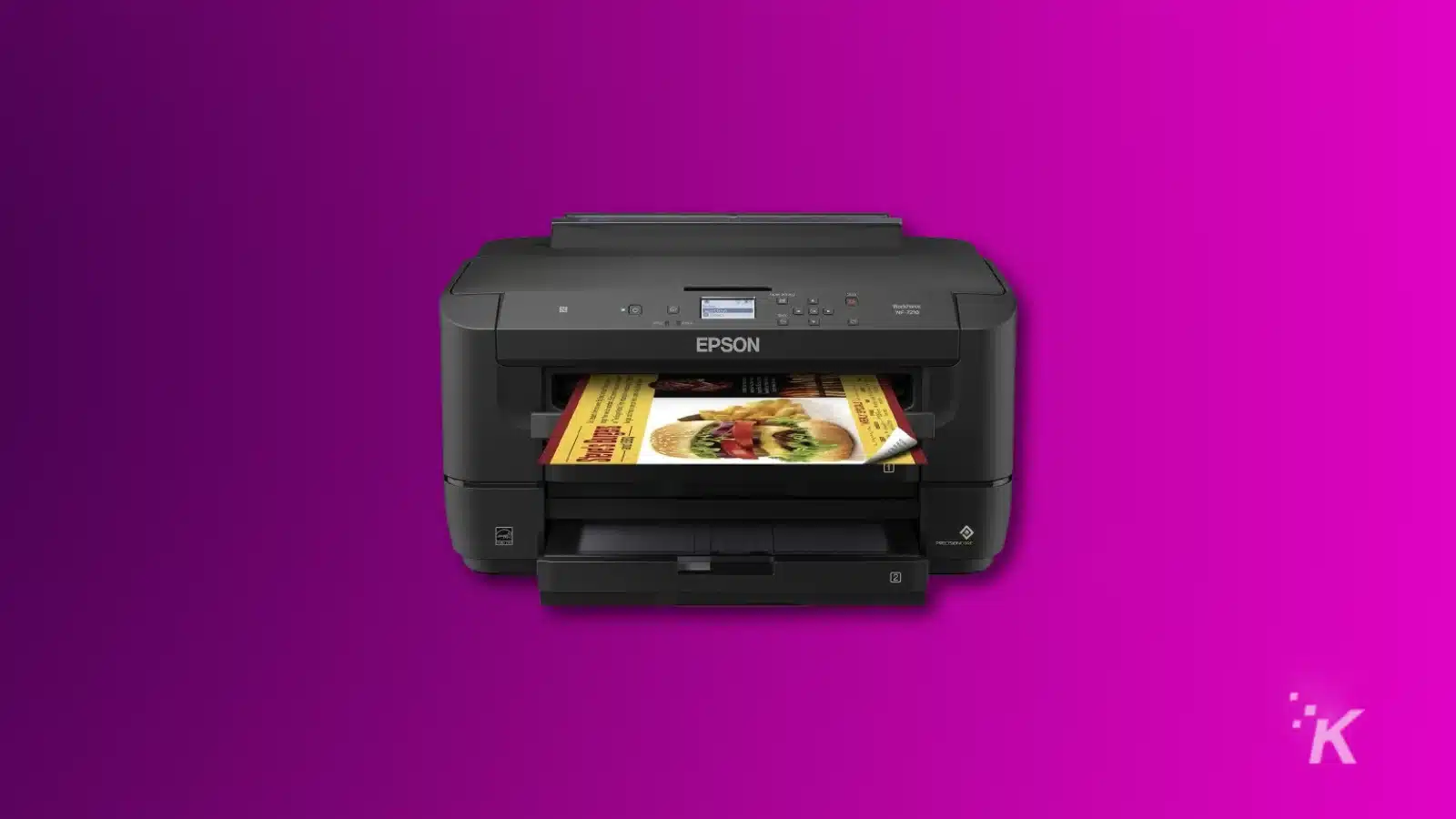 Impressora Epson imprimindo revista de comida colorida em um fundo roxo