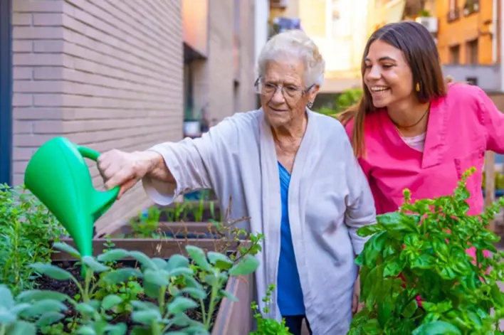 Explorando os benefícios das atividades recreativas em lares de idosos